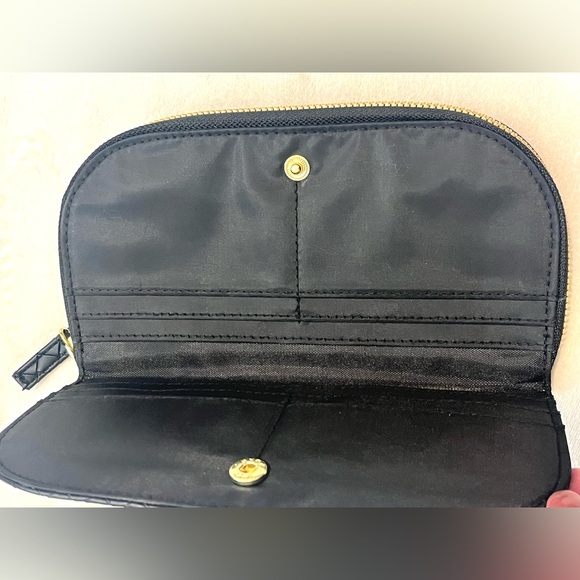 Safe Keeper Women’s Black Woven Clutch Wallet Gold Accent Zipper Like New - Picture 7 of 11